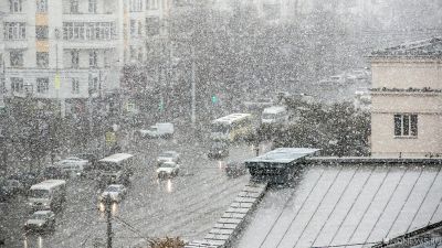 На Челябинскую области обрушился снегопад. Водителей просят оставаться дома