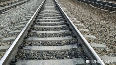 Пассажирский поезд насмерть сбил ребенка под Новосибирском
