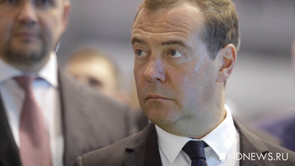 Медведев выразил сожаление, что ракетный удар в Одессе был нанесен не по кортежу Зеленского