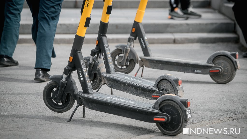 В Краснодаре электросамокатчик наехал на женщину с младенцем и скрылся