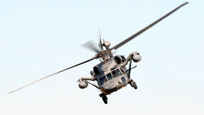 В Индии два человека пострадали при жесткой посадке военного вертолета